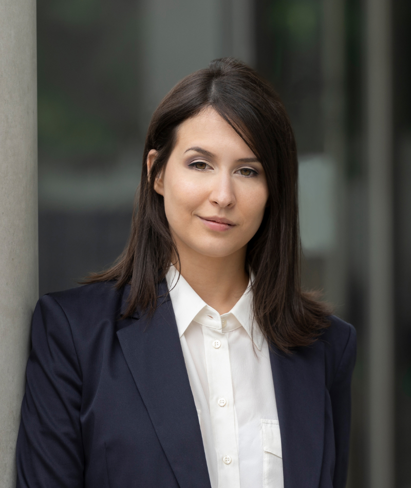 Foto_AboutUs_Roana800x950px Foto_AboutUs_Roana800x950px